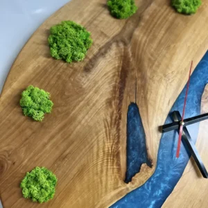 Nástenné hodiny s islandským machom a epoxidom