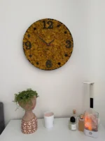 Okrúhle Machové Hodiny s Lišajníkom