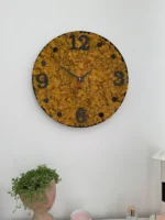 Okrúhle Machové Hodiny s Lišajníkom