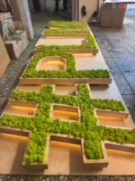 Drevené písmená s LED osvetlením a pravým machom