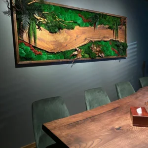 Machový obraz s drevom – Orechová lesná krajina