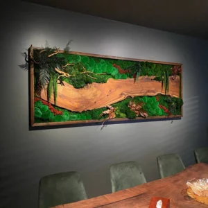 Moosbild mit Holz – Walnuss Waldlandschaft | Moosbild 140x40 cm Panorama im Wohnzimmer