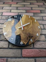 Dizajnové nástenné hodiny Dub s čiernou epoxidovou živicou a perleťou